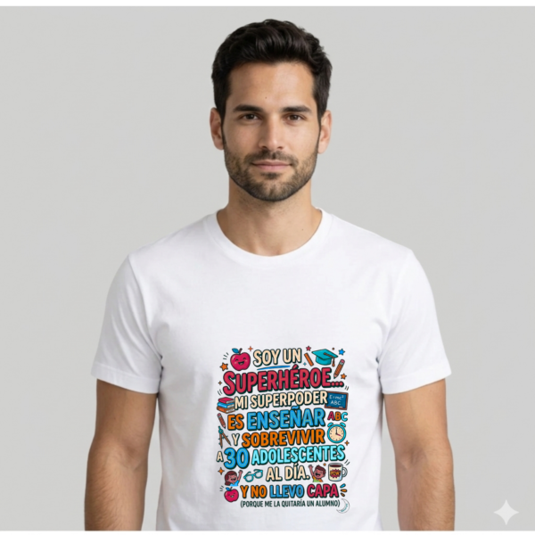 Camiseta PROFE "NO LLEVO CAPA"