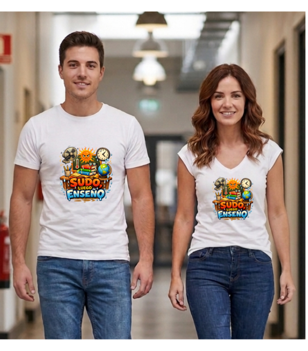 Camiseta PROFE "SUDO, LUEGO ENSEÑO"